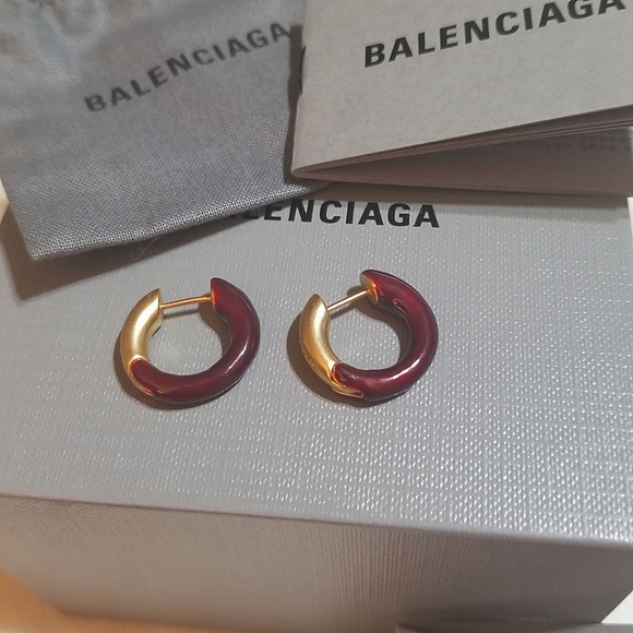 NEW BALENCIAGA LOGO Enameled Frosted Gold Loop Earrings - Picture 4 of 6